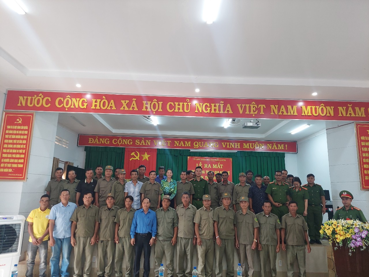 THỊ TRẤN EA PỐK RA MẮT LỰC LƯỢNG THAM GIA BẢO VỆ AN NINH TRẬT TỰ Ở CƠ SỞ